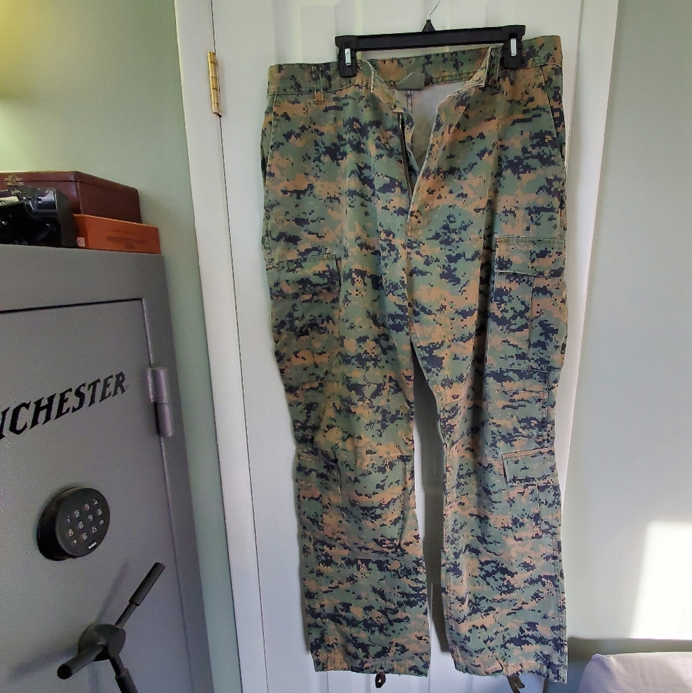 BDU Marines camo pants
